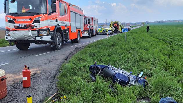 Řidička motocyklu se při nehodě zranila.