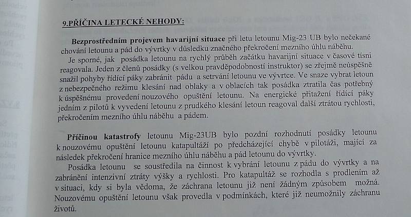 Pětadvacet let na podzim uplyne od zřícení vojenské stíhačky do lesů u Herálce. Dodnes mají lidé tragédii v paměti.