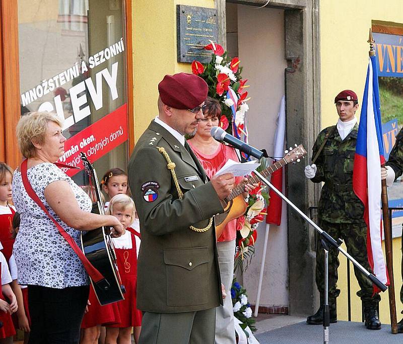 Pamtáku hrdiny II. světové války generála Uchytila si v Chrudimi připomínají každým rokem