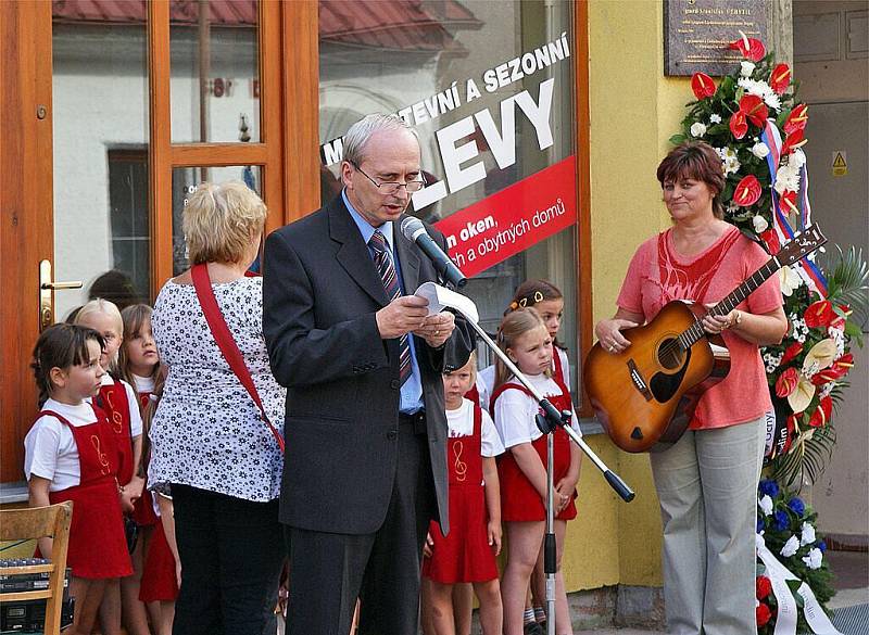 Pamtáku hrdiny II. světové války generála Uchytila si v Chrudimi připomínají každým rokem