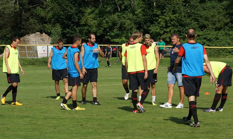 Z třetiligového utkání Karlovy Vary - MFK Chrudim 3:3. 