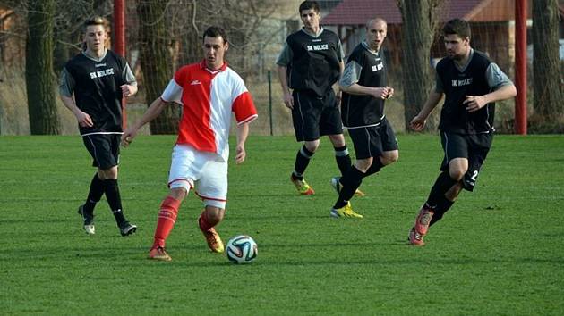 Z utkání krajského přeboru Holice - H. Městec 3:0.