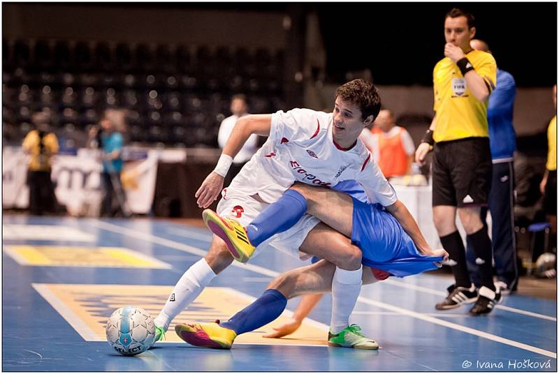 Elitní skupina UEFA Futsal Cupu: Era-Pack Chrudim porazil rumunský Targu Mures 9:1.