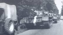 Dobové snímky srpnové okupace 1968 v Hlinsku.