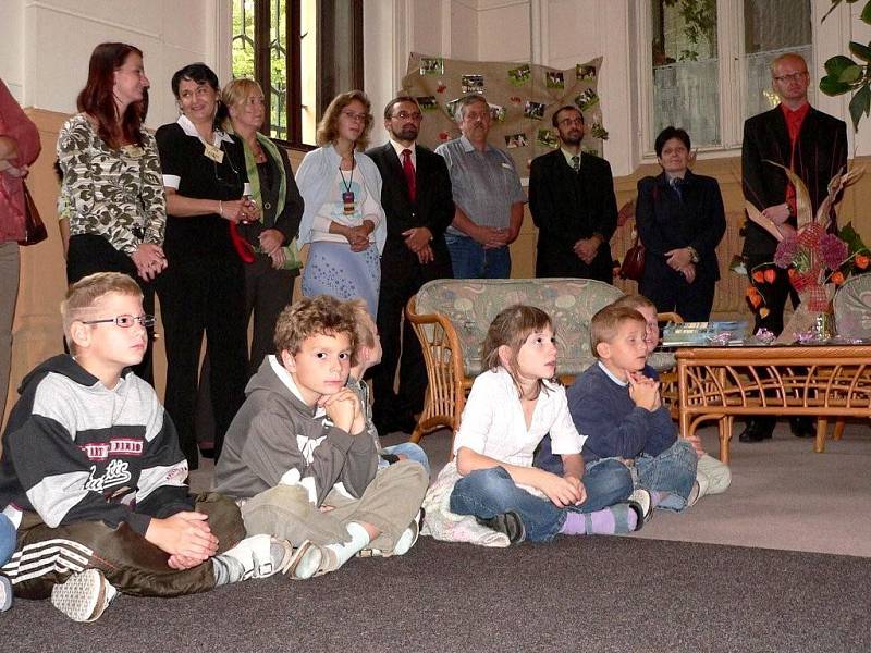 Výchovně léčebné oddělení Dětského domova se školou v Hrochově Týnci, které sídlí v Přestavlkách, slavilo desetileté výročí existence.
