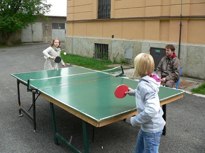 Výchovně léčebné oddělení Dětského domova se školou v Hrochově Týnci, které sídlí v Přestavlkách, slavilo desetileté výročí existence.