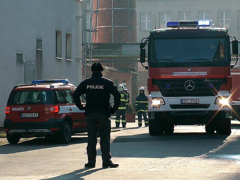 Centrum Chrudimi ohrožoval v pondělí dopoledne požár svářecí soustavy.