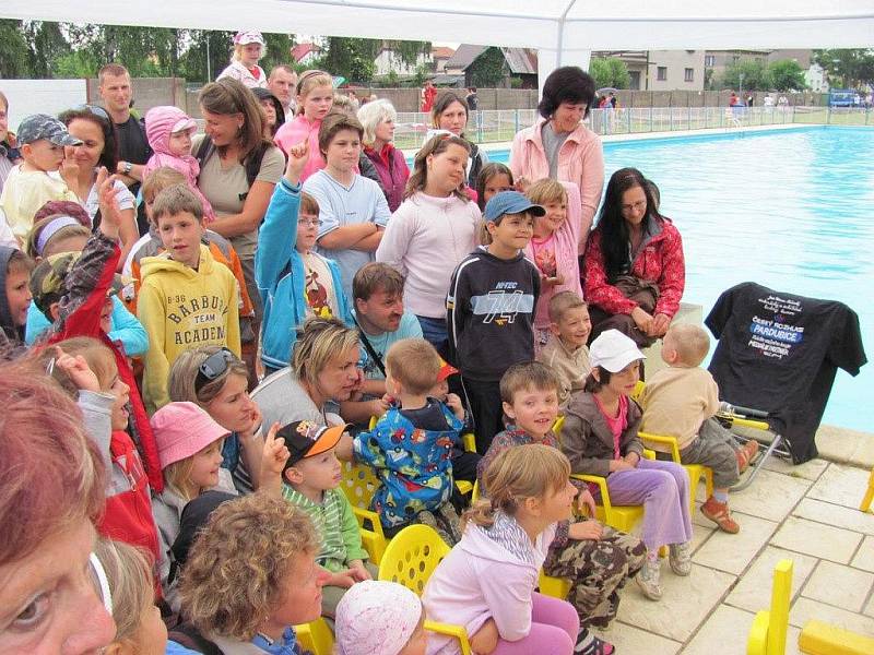 Dětský den zahájil novou sezonu na plovárně ve Slatiňanech.