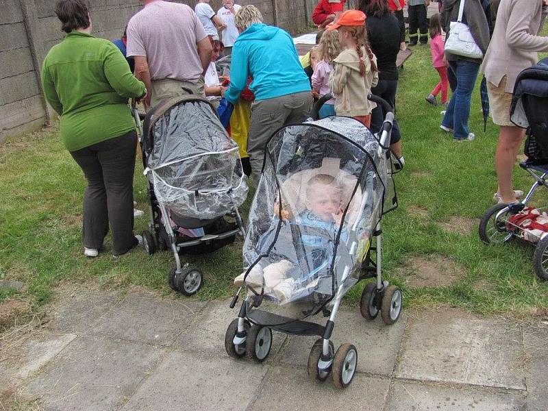 Dětský den zahájil novou sezonu na plovárně ve Slatiňanech.