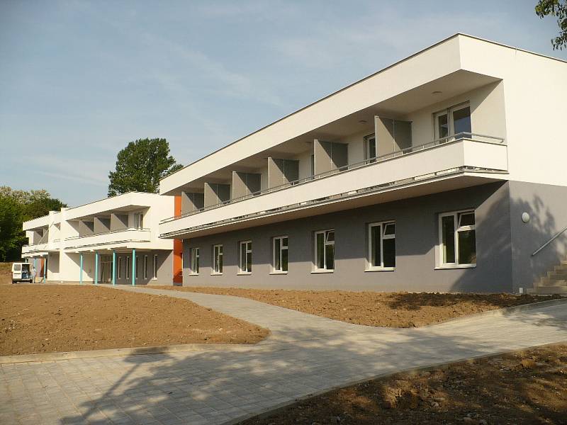 Stavba chrudimského hospice pro Pardubický kraj byla zkolaudována 21. května. Její otevření je plánováno na říjen 2009.