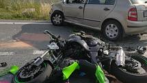 Nehoda v Markovicích. 44letý motorkář střet s autem nepřežil.