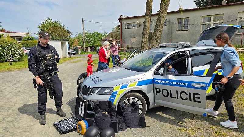 Počasí akci s Integrovaným záchranným systémem přálo, a tak neměla nouzi o malé a velké návštěvníky.