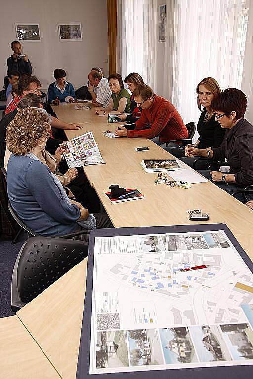 Město Hlinsko připravilo kulatý stůl s občany města, kde se mluvilo o aktuálně připravovaných projektech.