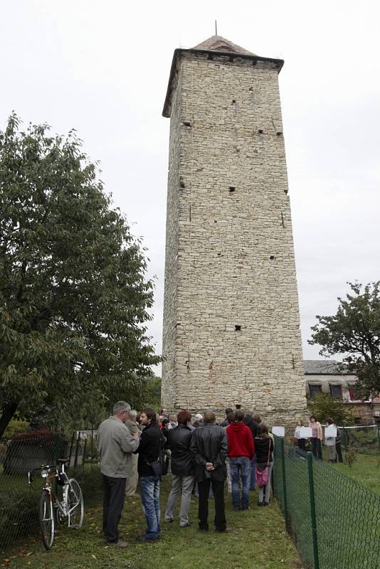 Slavnostní otevření zrekonstruované staré vodárenské věže v Chrasti