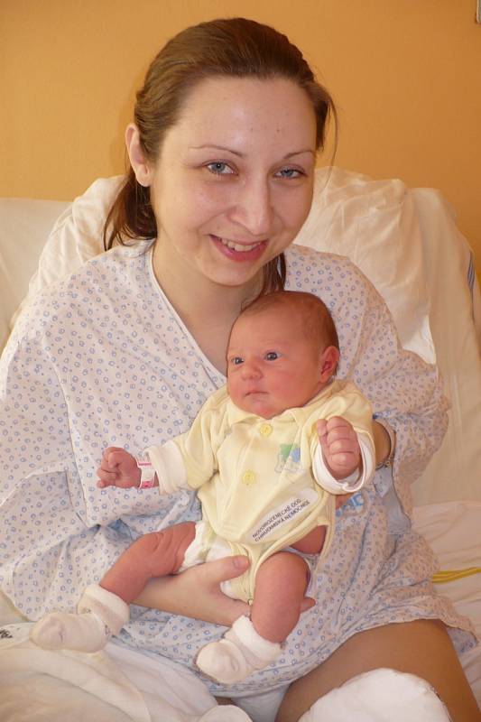 ZOE ZAŇKOVÁ (3,1 kg a 49 cm). Taťána a Pavel z Pardubic se 11.10. v 16:30 stali poprvé rodiči.