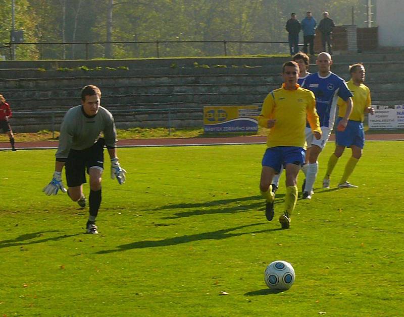 Z fotbalového divizního utkání AFK Chrudim – FK Pěnčín-Turnov 0:1.