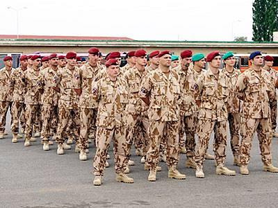 Loučení chrudimských vojáků před odjezdem do Afghanistanu.