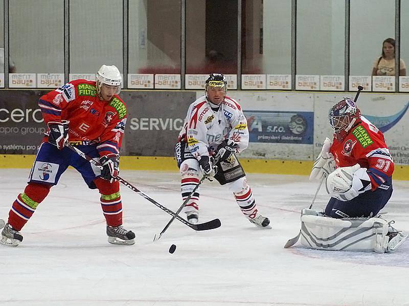 Z přípravného hokejového utkání HC Chrudim - Horácká Slavia Třebíč 2:2.