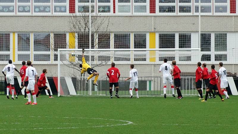 Z utkání 3. fotbalové ligy MFK Chrudim – TJ Kunice 1:1