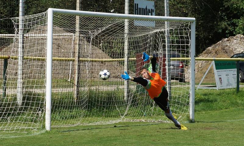 Z třetiligového utkání Karlovy Vary - MFK Chrudim 3:3. 