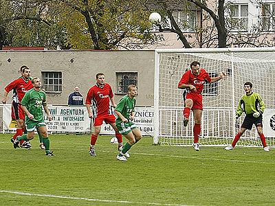 Hlinsko porazilo doma Prachovice vysoko 6:1.