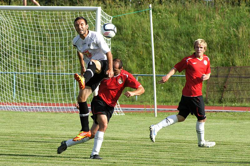 Fotbalisté MFK Chrudim prohráli v přípravě s Hradcem Králové 0:2.