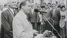 Václav Havel při návštěvě Chrudimi v roce 1996.