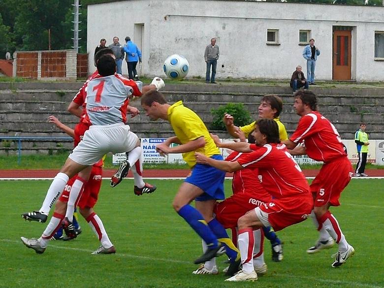 Divizní derby AFK Chrudim - Tesla Pardubice vyhráli domácí 1:0.