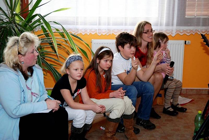 Pěvecká soutěž  o „Zlatý hlásek“  pro děti z prvního  stupně ZŠ v Třemošnici.