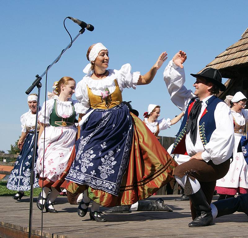 Veselý Kopec patřil tradičnímu posvícení, s nímž byly letos spojeny i Dny Pardubického kraje.