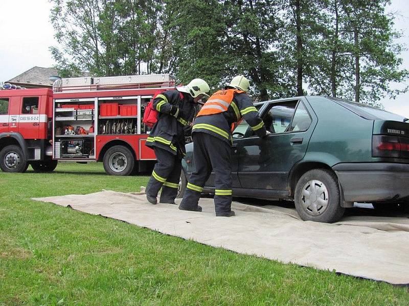 Dětský den zahájil novou sezonu na plovárně ve Slatiňanech.