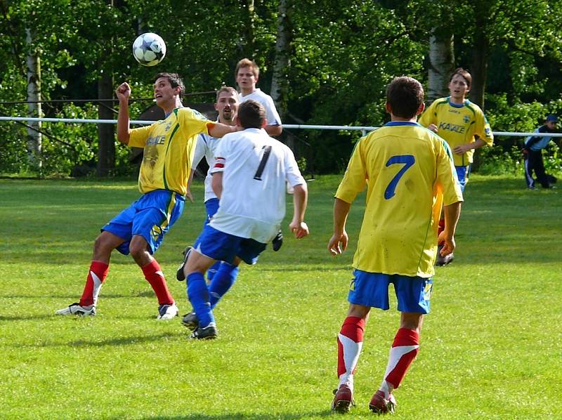 Z utkání I. B třídy Kameničky - Třemošnice 1:2.