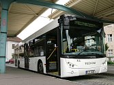 Nový autobus má k dispozici celkem 95 míst pro cestující.