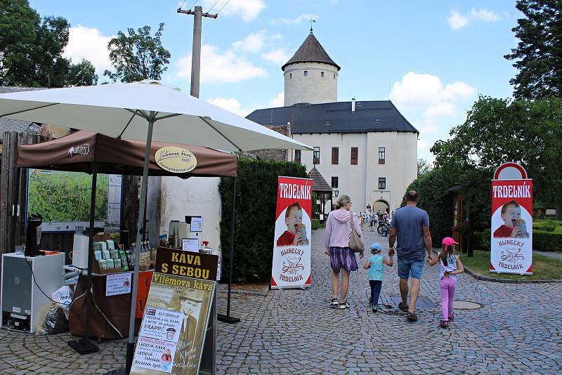 Nápaditý program připravila agentura Pernštejni, v ceně vstupenky byla i prohlídka hradu.