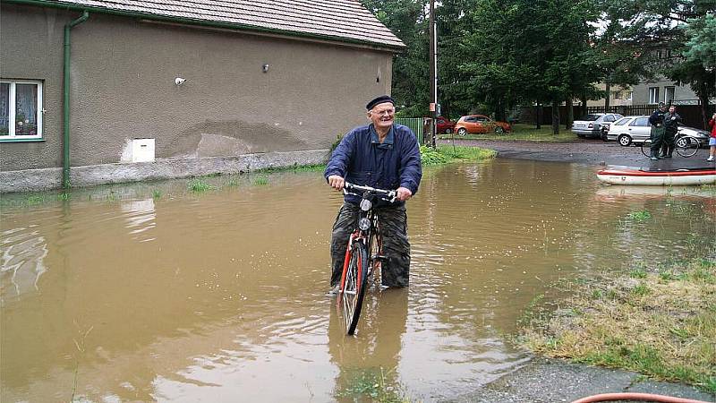 V Trojovicích bojují s velkou vodou.