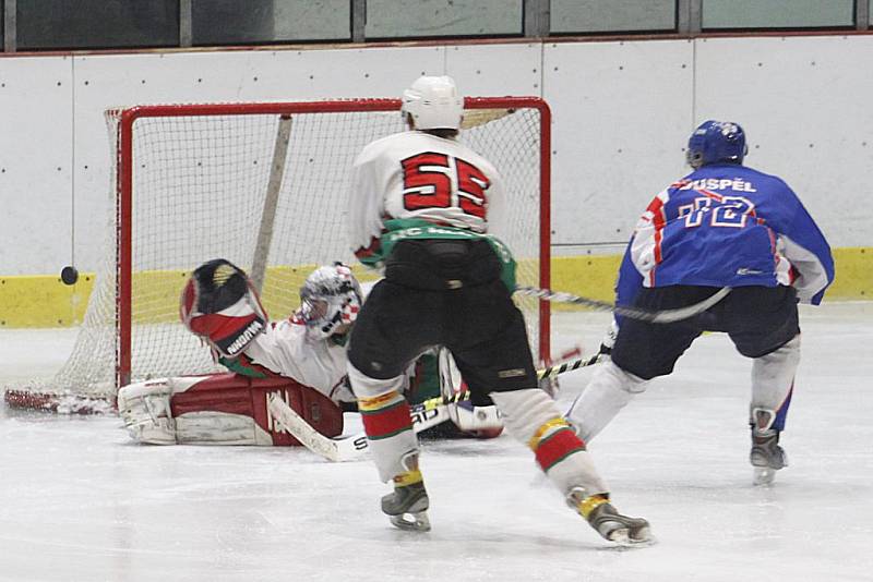 Hlinsko porazilo v play off krajské ligy Litomyšl v prvním střetnutí na domácím ledě 5:2.