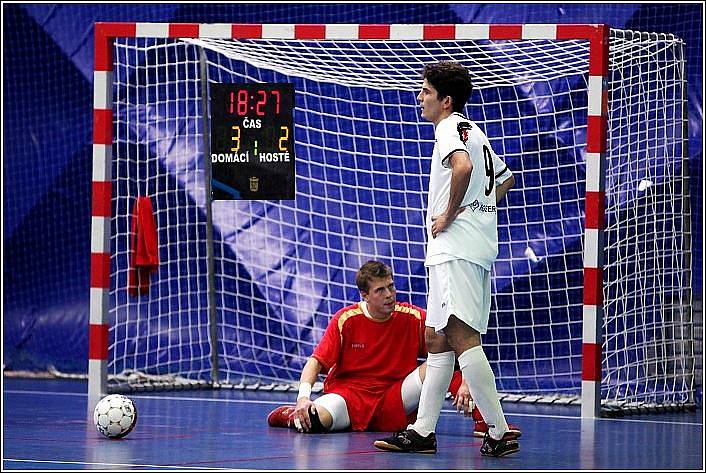 Era-Pack Chrudim porazil v osmifinále futsalového Poháru ČMFS Torf Pardubice na jeho půdě 6:3.