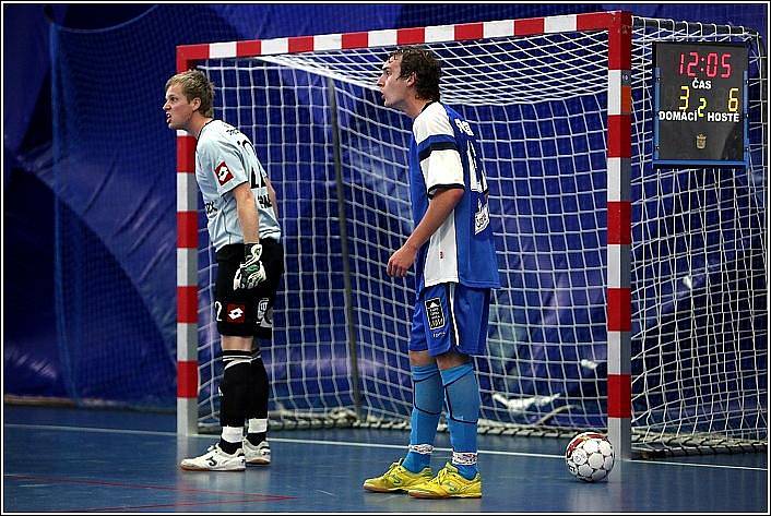 Era-Pack Chrudim porazil v osmifinále futsalového Poháru ČMFS Torf Pardubice na jeho půdě 6:3.