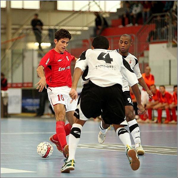 Era–Pack Chrudim prohrál v závěrečném utkání základní skupiny UEFA Futsal Cupu s Iberia Star Tbilisi 0:5 a ve skupině tak obsadil druhé postupové místo.