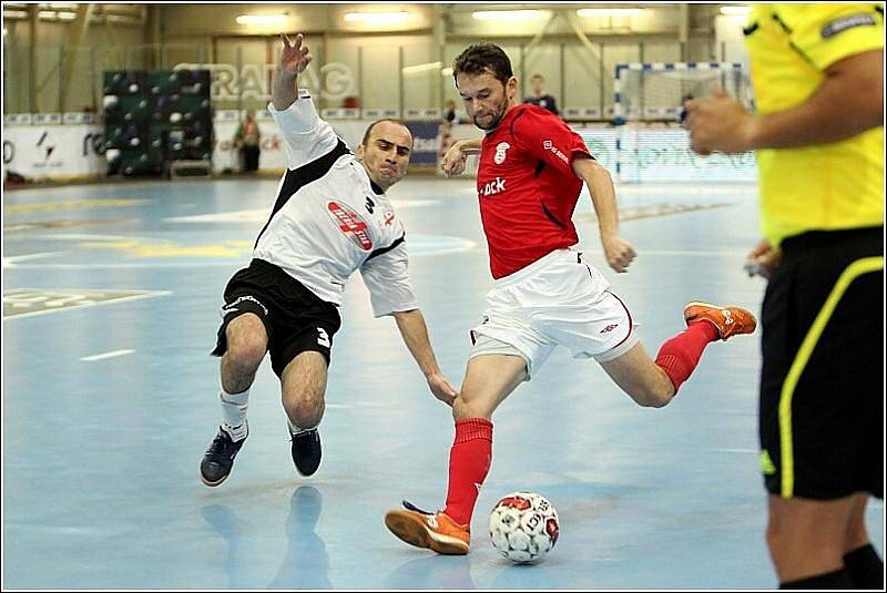 Era–Pack Chrudim prohrál v závěrečném utkání základní skupiny UEFA Futsal Cupu s Iberia Star Tbilisi 0:5 a ve skupině tak obsadil druhé postupové místo.