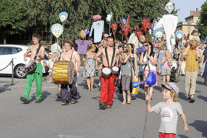 Z archivu Deníku. Festival amatérského loutkového divadla Loutkářská Chrudim.