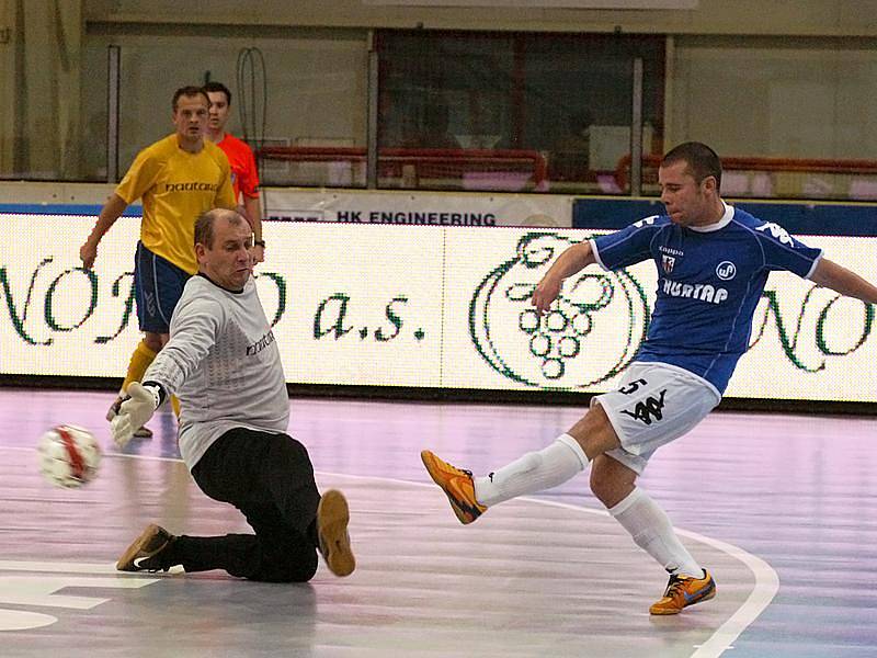 Z utkání UEFA Futsal Cupu Hurtap Leczyca - Nautara Kaunas.