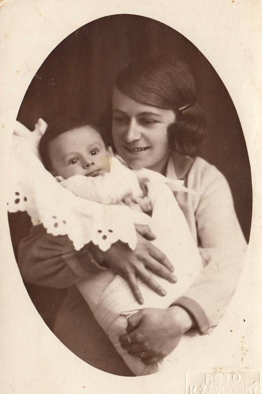 Hedvika Huschová s prvorozeným synem Richardem.