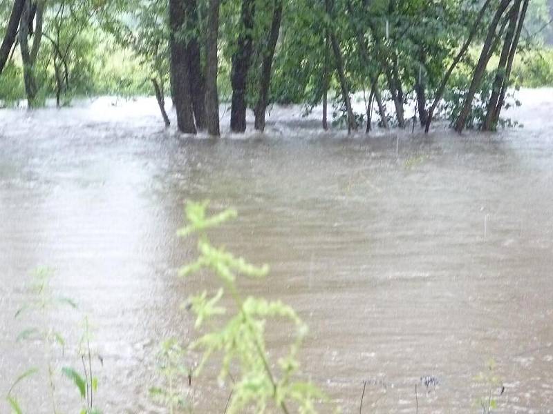 Záplavy v Travné u Horního Bradla.