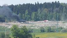 Požár skládky v Srní na Hlinecku 8. května 2011.