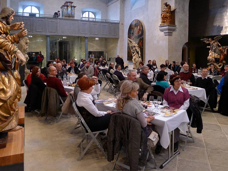 Muzeum barokních soch v Chrudimi zahájilo novou sezonu ochutnávkou vína.