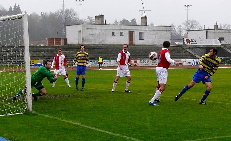 V posledním podzimním utkání porazil AFK Chrudim  doma Kunice 3:0.