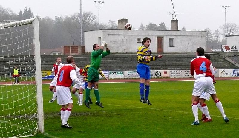 V posledním podzimním utkání porazil AFK Chrudim  doma Kunice 3:0.