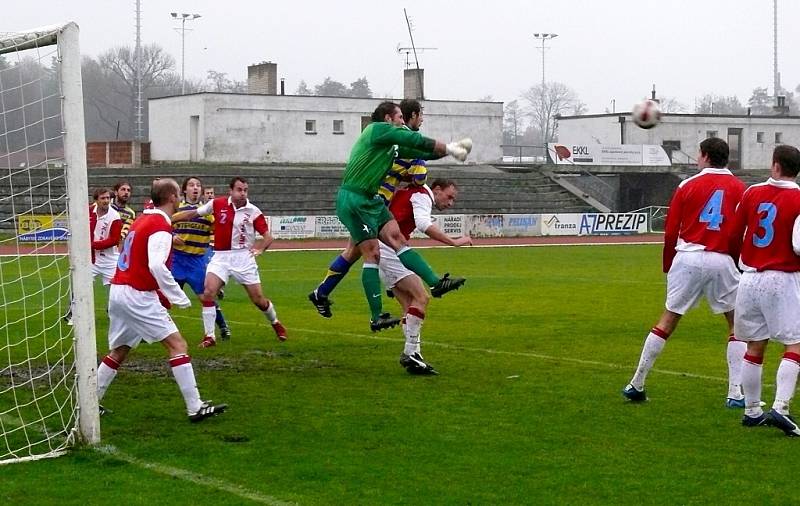 V posledním podzimním utkání porazil AFK Chrudim  doma Kunice 3:0.