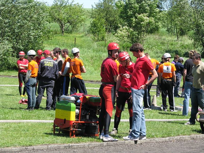 V Otradově změřili své síly hasičští dorostenci při dvoudenní krajské soutěži